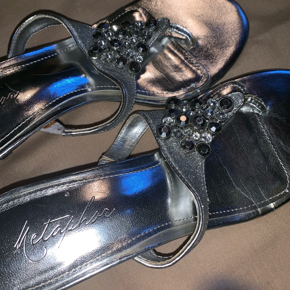 Silver Low heal pumps